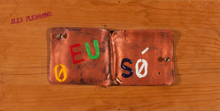 O EU SÓ Berlim 1993 tinta acrílica sobre carteira montada sobre madeira 20 x 40 cm coleção Lais ZogbI e Telmo Giolito Porto
