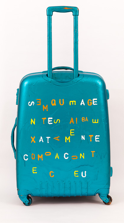 SEM TÍTULO/UNTITLED Berlim | 62x73x20 cm | Acrílico sobre mala de viagem | Coleção AF Berlin | 62x73x20 cm | Acrylic on Luggage | Collection AF